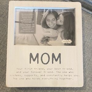 Mud Pie White 'MOM' box Photo Frame with message recording feature